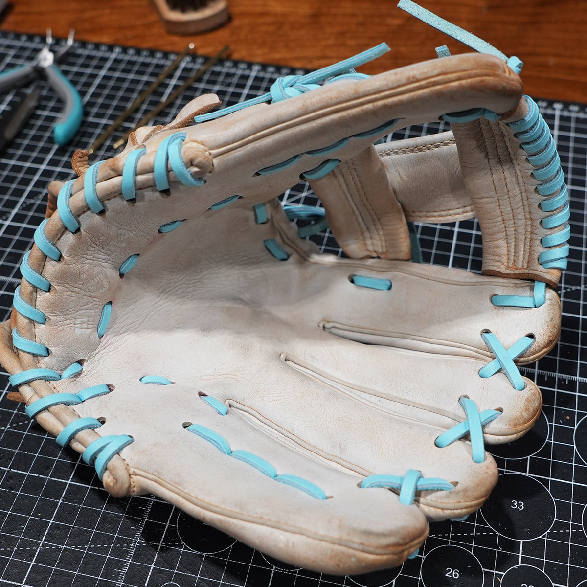 Full Service: Glove Cleaning + Relace
